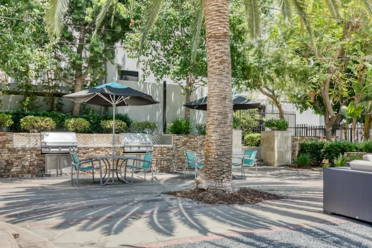 Apartamento Burbank 2Br W Bbq Gym Pool Nr Tj Wf Lax-818 0*,  Estados Unidos